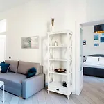 Shades Of Lake - Blue Apartment